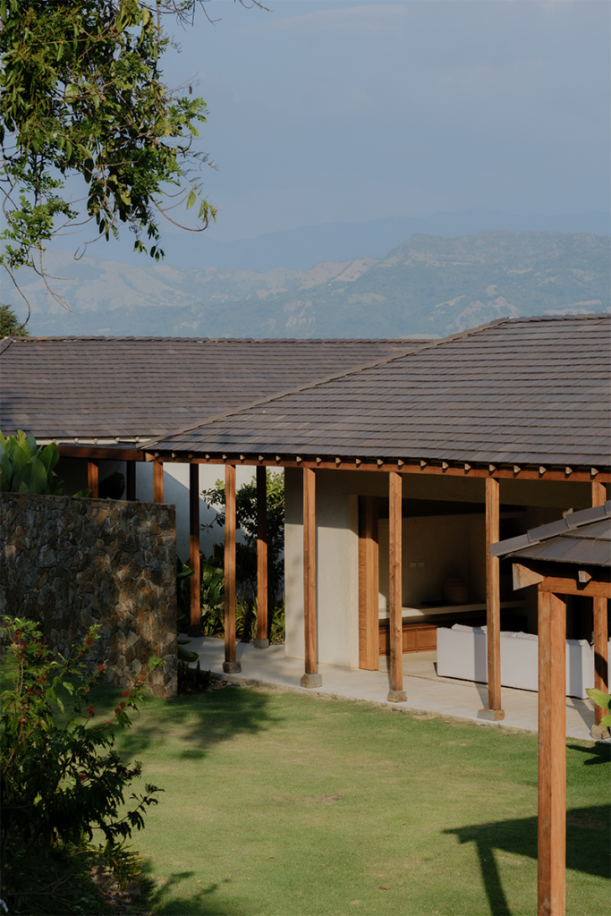 La arquitectura antioqueña de esta casa evoca un mundo de calma