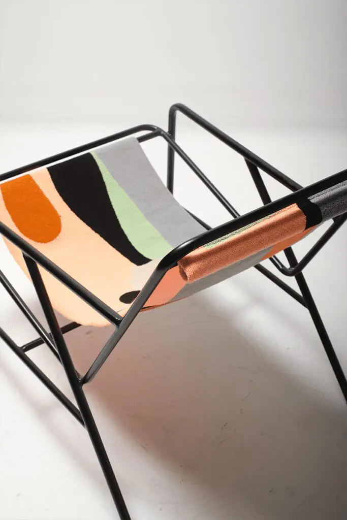 El diseño de esta silla es una combinación entre la playa y el desierto El diseño de esta silla es una combinación entre la playa y el desierto