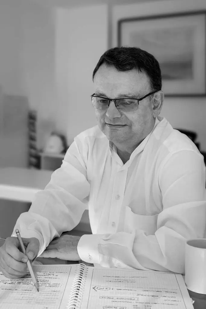 Dos arquitectos en pereira que reinterpretan los espacios de la arquitectura local