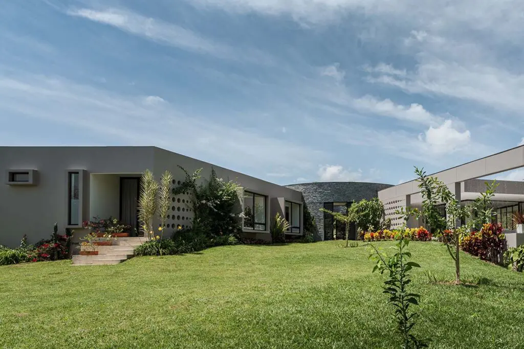 Dos arquitectos en pereira que reinterpretan los espacios de la arquitectura local