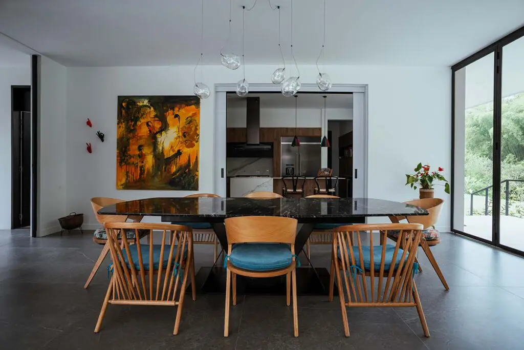 Dos arquitectos en pereira que reinterpretan los espacios de la arquitectura local