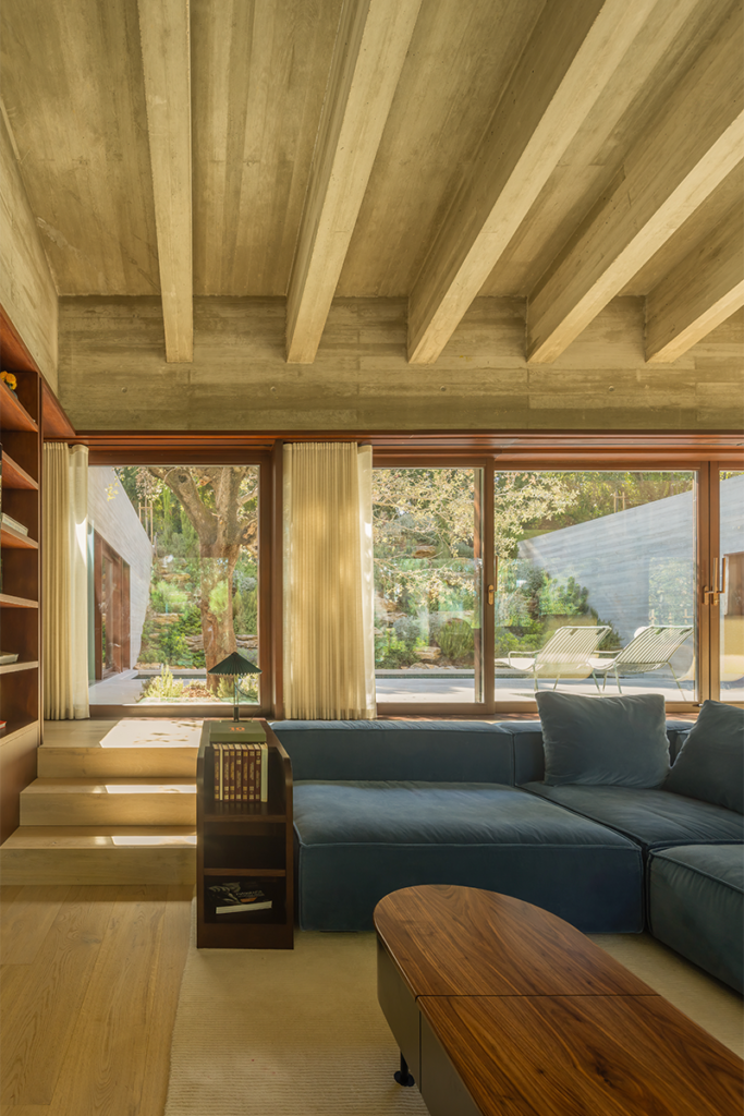 Una vivienda en portugal que dialoga con la topografía Una vivienda en portugal que dialoga con la topografía