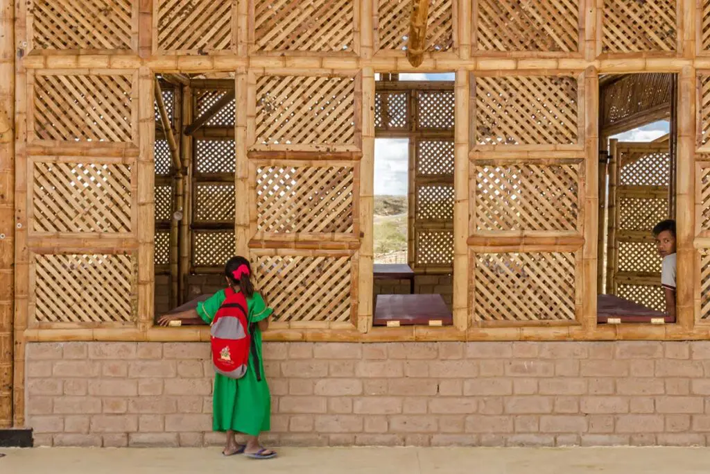 Raíces constructivas: diseños sostenibles y ecointeligentes Centro etnoeducativo walirumana