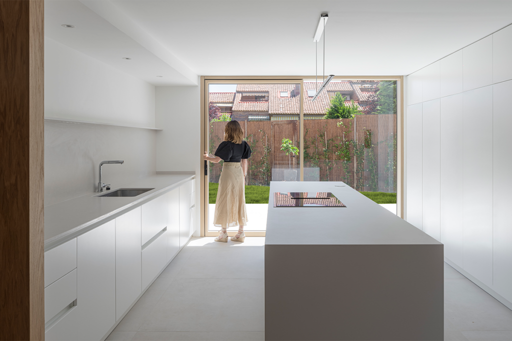 La renovación de una vivienda con un diseño especial para recibir la luz natural La renovación de una vivienda con un diseño especial para recibir la luz natural