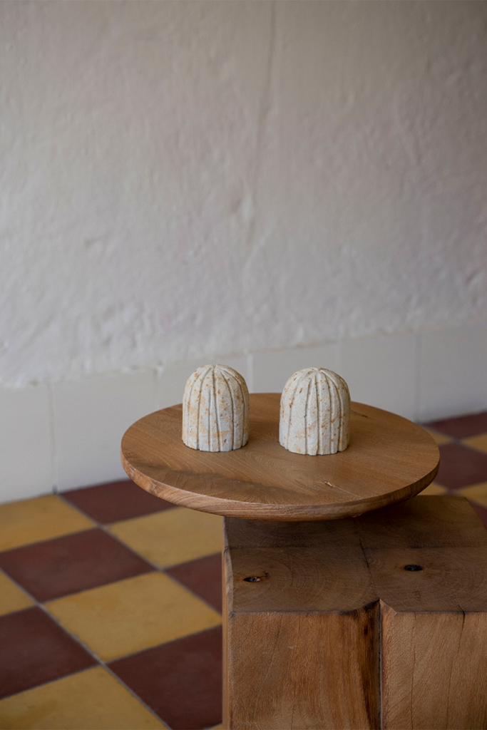 Piezas en vidrio colombianas que celebran la vida cotidiana