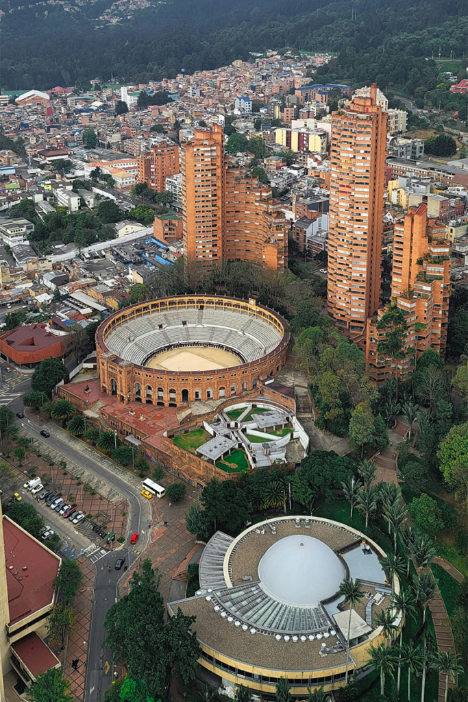 El arte de habitar: visite la exposición del arquitecto alberto saldarriaga en bogotá