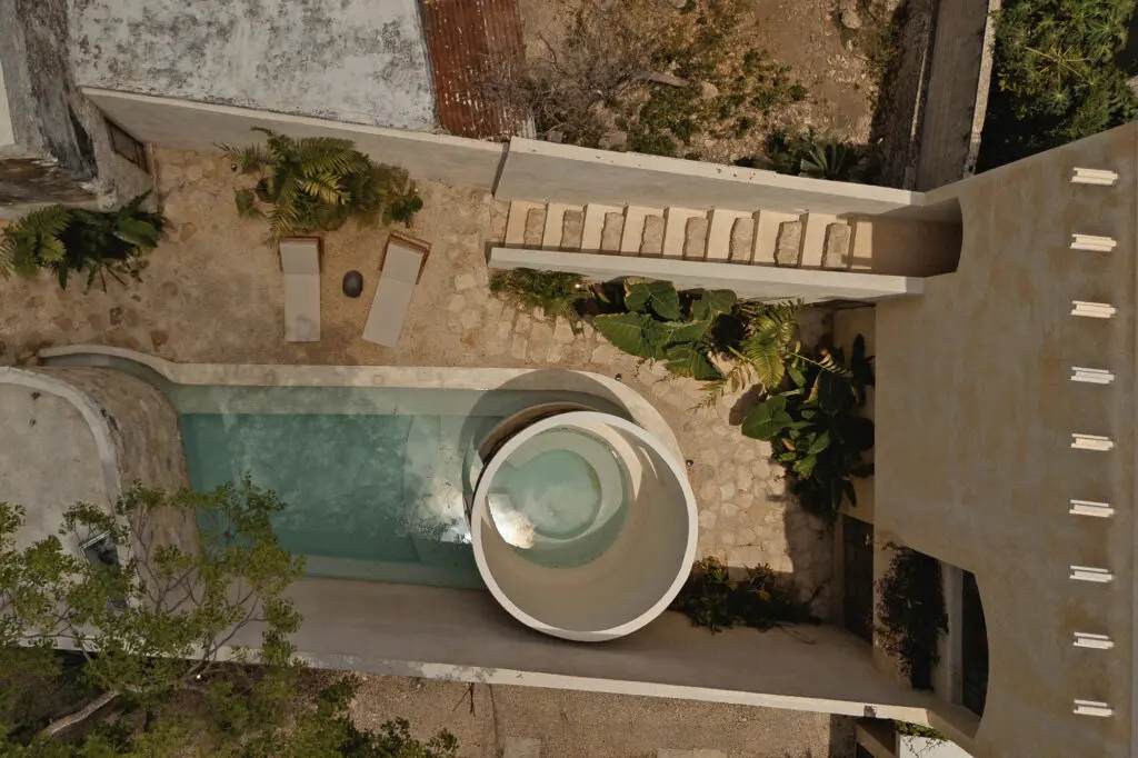 Una silenciosa casa en méxico, restaurada desde el respeto y la memoria