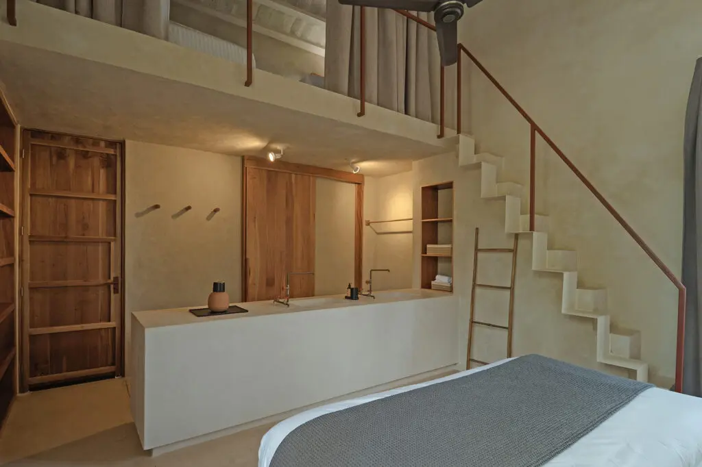 Una silenciosa casa en méxico, restaurada desde el respeto y la memoria