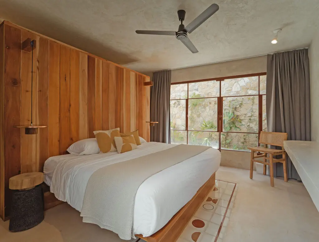 Una silenciosa casa en méxico, restaurada desde el respeto y la memoria