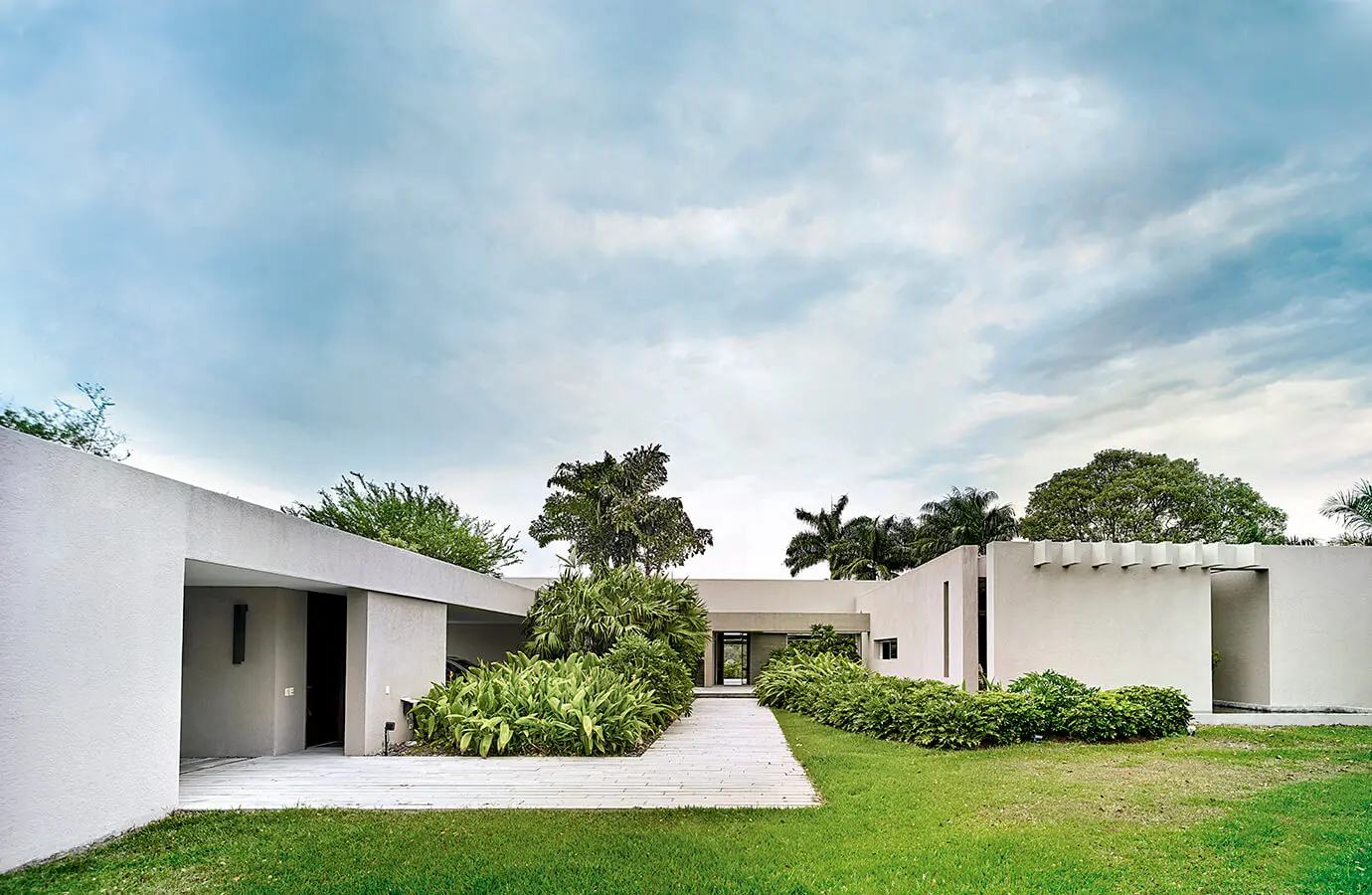 Entre lo urbano y lo natural, una casa de descanso familiar en ibagué, tolima Entre lo urbano y lo natural, una casa de descanso familiar en ibagué, tolima