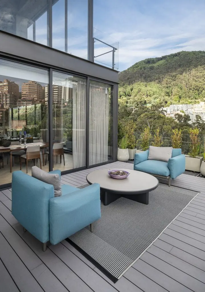 Un hogar en calma rodeado por los parques naturales de los cerros orientales de bogotá