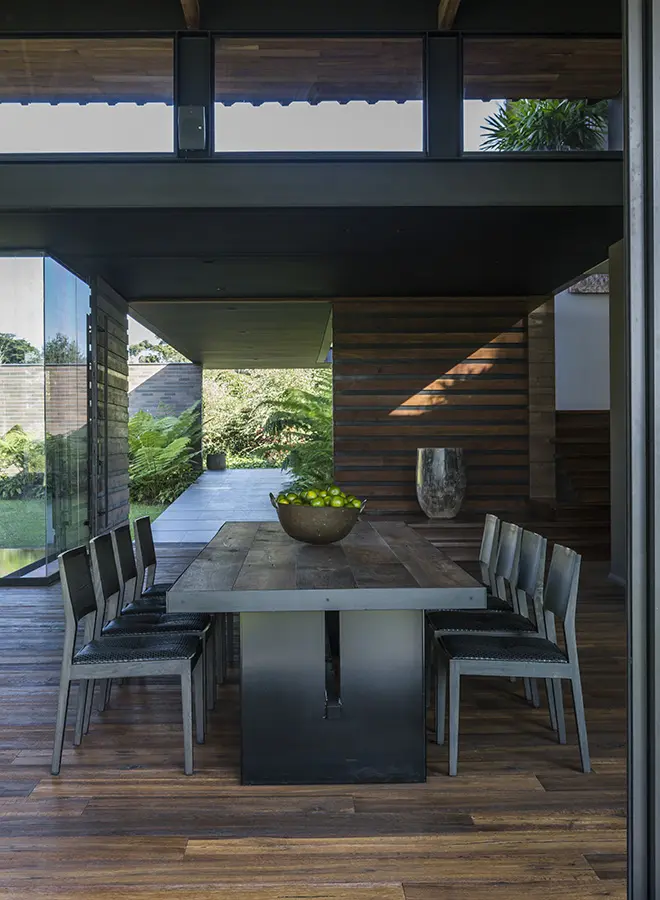 Una vivienda campestre tradicional colombiana en llanogrande, antioquia Una vivienda campestre tradicional colombiana en llanogrande, antioquia