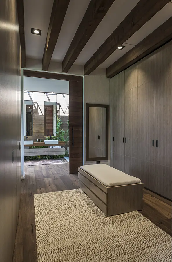 Una vivienda campestre tradicional colombiana en llanogrande, antioquia Una vivienda campestre tradicional colombiana en llanogrande, antioquia