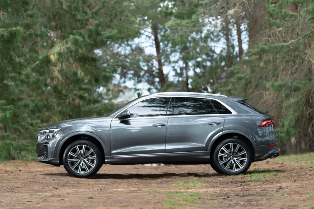 Audi q8: un diseño renovado que tiene un aspecto deportivo y elegante