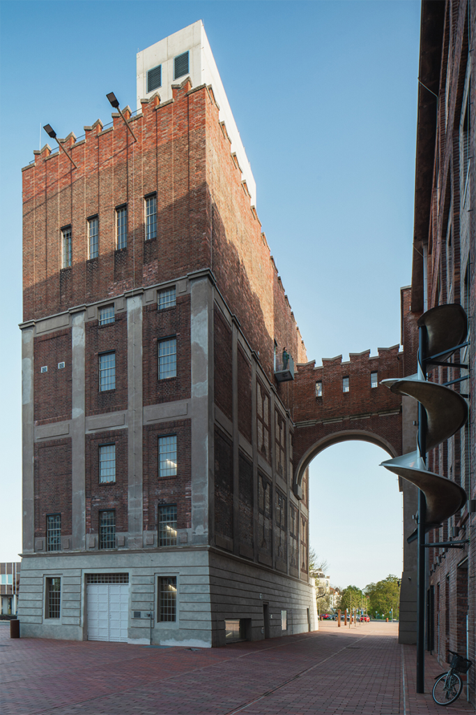 El molino cuya renovación lo convirtió en un edificio para el encuentro social