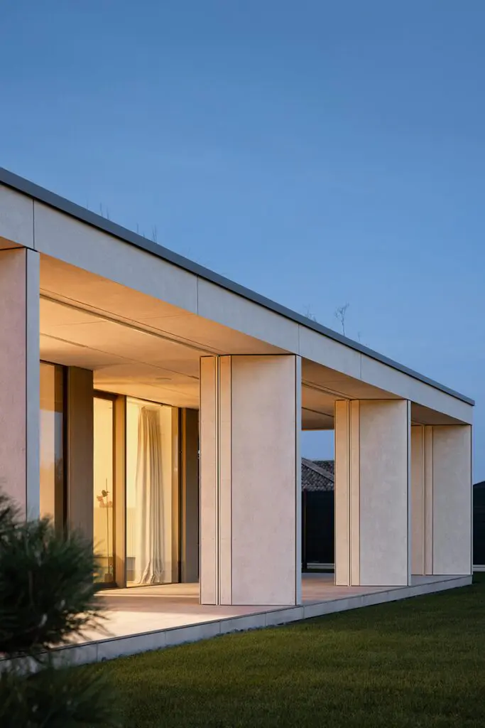 El diseño de esta casa tiene como objetivo abrazar la vida en cada espacio El diseño de esta casa tiene como objetivo abrazar la vida en cada espacio