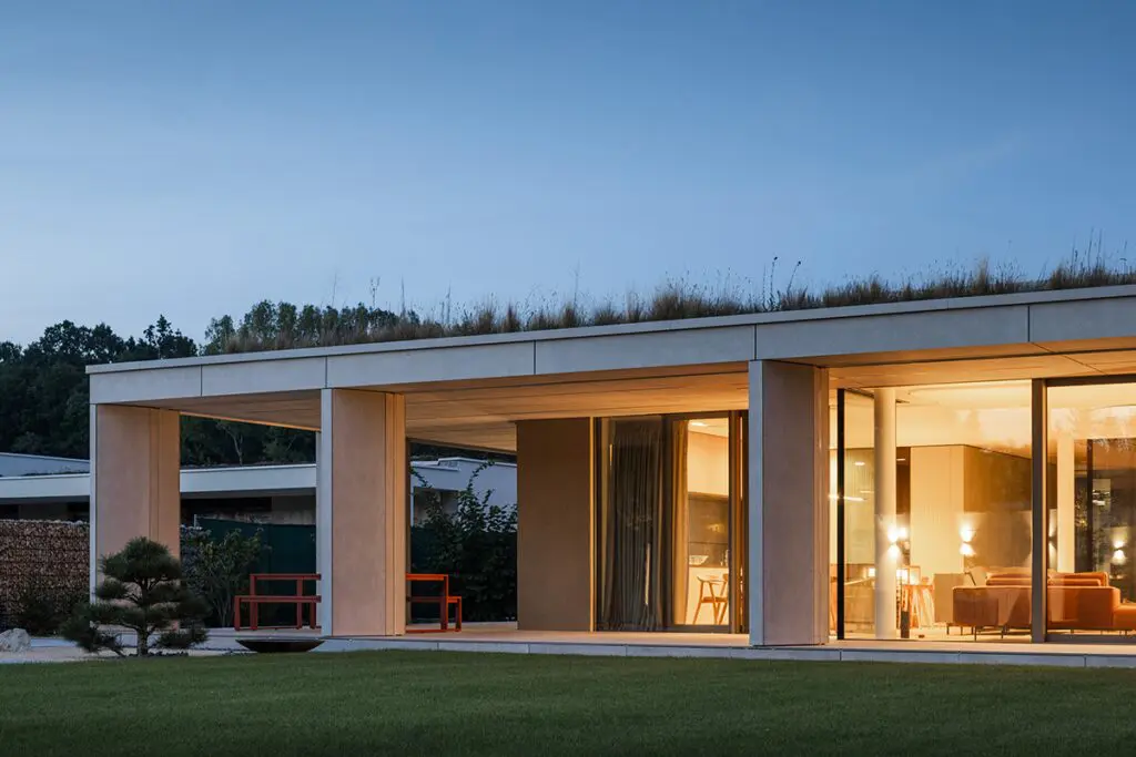 El diseño de esta casa tiene como objetivo abrazar la vida en cada espacio El diseño de esta casa tiene como objetivo abrazar la vida en cada espacio