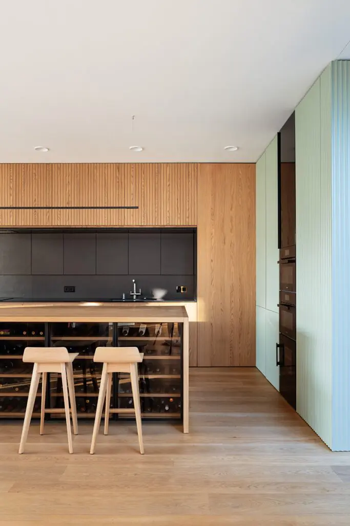 El diseño de esta casa tiene como objetivo abrazar la vida en cada espacio El diseño de esta casa tiene como objetivo abrazar la vida en cada espacio