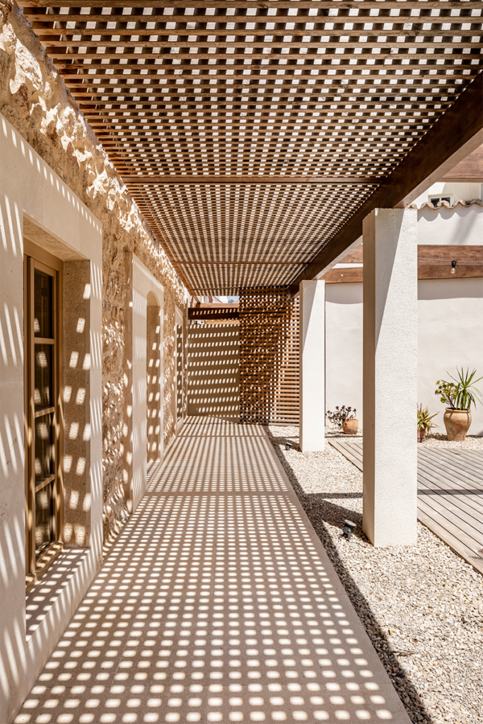 De granja a epicentro cultural: una casa renovada en el corazón de mallorca