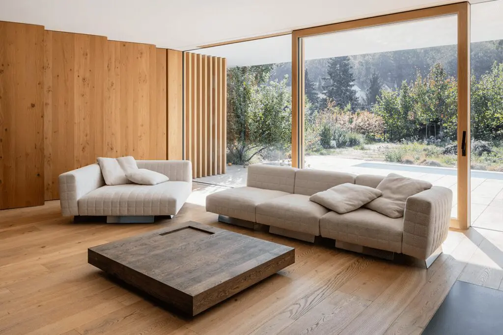 Una casa en eslovaquia con una arquitectura diseñada entre sombras y luz Una casa en eslovaquia con una arquitectura diseñada entre sombras y luz