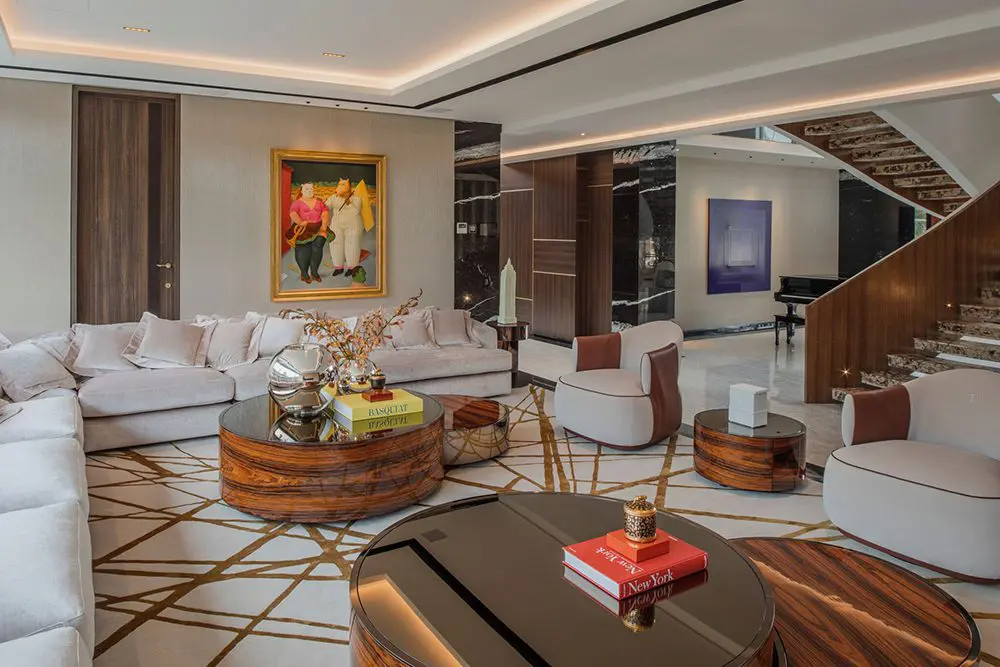 Cuatro apartamentos con las colecciones más importantes de fernando botero Obras fernando botero en apartamentos exclusivos.