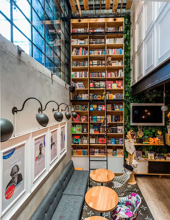 ¿quién representa a colombia en la 5ª bienal iberoamericana de diseño? Plasma nodo: carlos garcía, daniel mejía, felipe lópez, sara ramírez, maría fernanda hormaza. 9 3/4 bookstore + café.