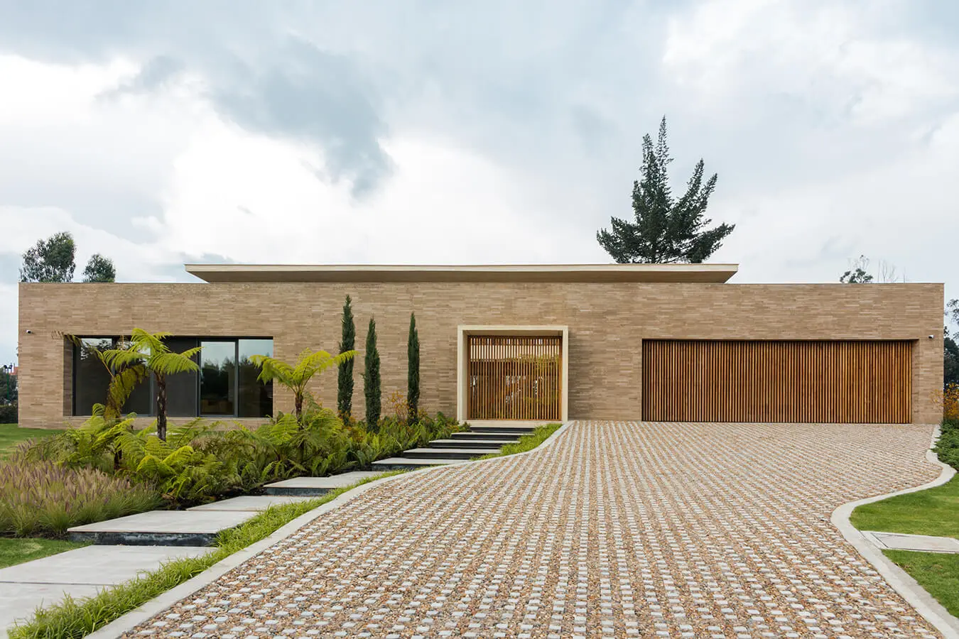 Esta casa ideal está compuesta por concreto, madera y ladrillo Esta casa ideal está compuesta por concreto, madera y ladrillo