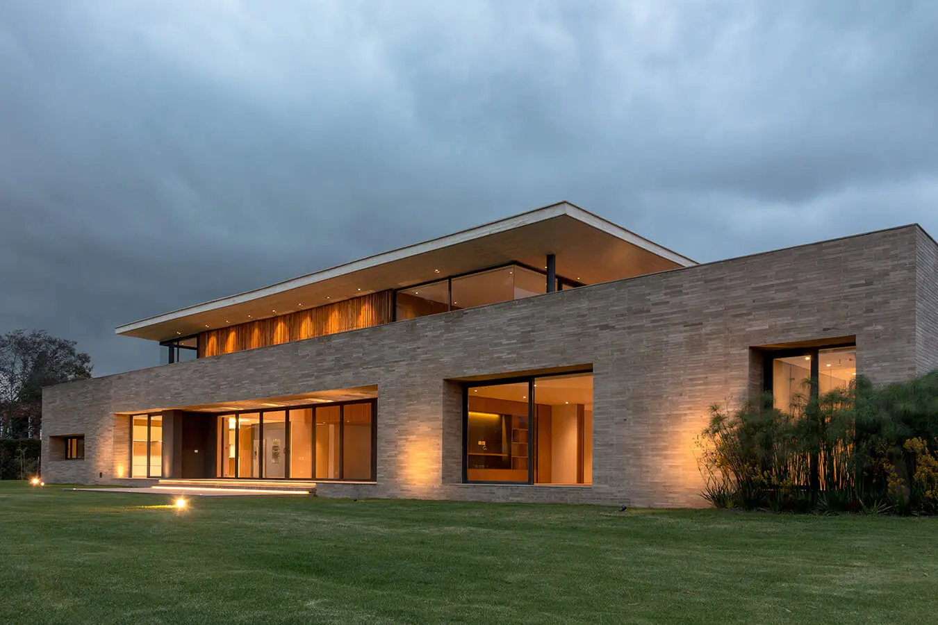 Esta casa ideal está compuesta por concreto, madera y ladrillo Esta casa ideal está compuesta por concreto, madera y ladrillo