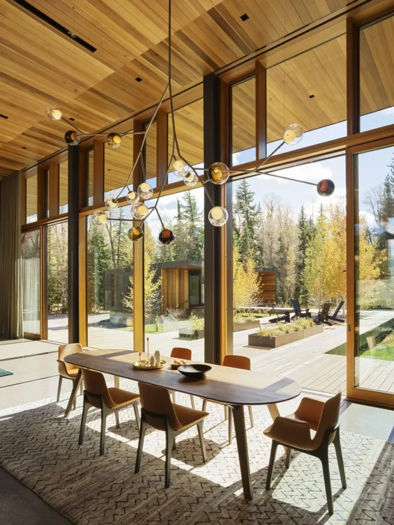 Una casa de campo en estados unidos construida en una propiedad arbolada de 7,3 hectáreas