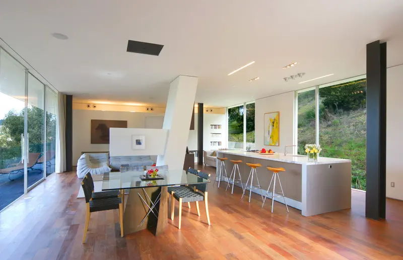 La casa en el aire: un hogar de ensueño que se integra con el entorno natural