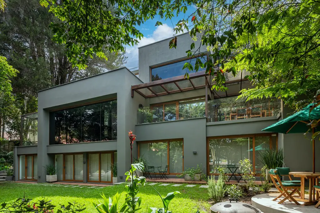 Esta casa en bogotá tiene una arquitectura en constante evolución