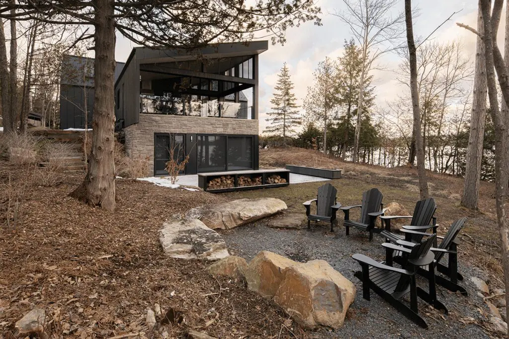 Esta casa es una obra de arte en forma de a que redefine la vida en el campo
