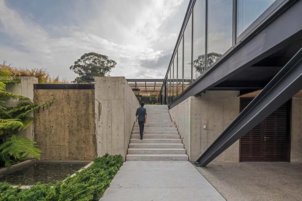 En esta casa en guasca, cundinamarca, el protagonista es el vidrio