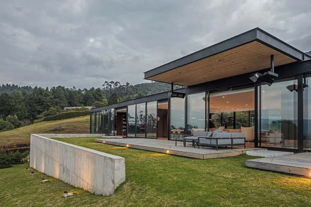 En esta casa en guasca, cundinamarca, el protagonista es el vidrio