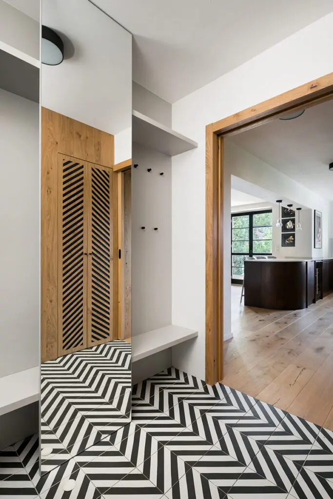 Vivir en esta casa en praga es habitar un espacio flexible y acogedor