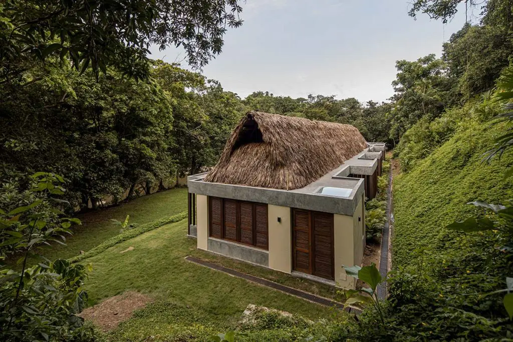 La casa en el tayrona con dos estilos de arquitectura: vernácula y moderna