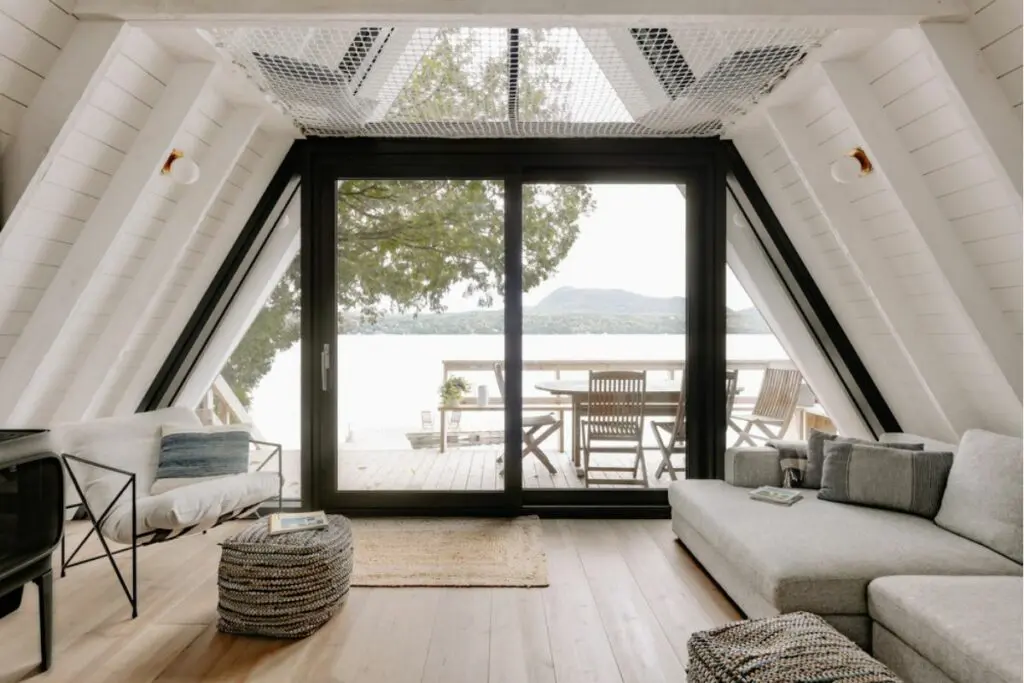 Un elogio a la transformación de espacios: casa chalet a en canadá Un elogio a la transformación de espacios: casa chalet a en canadá