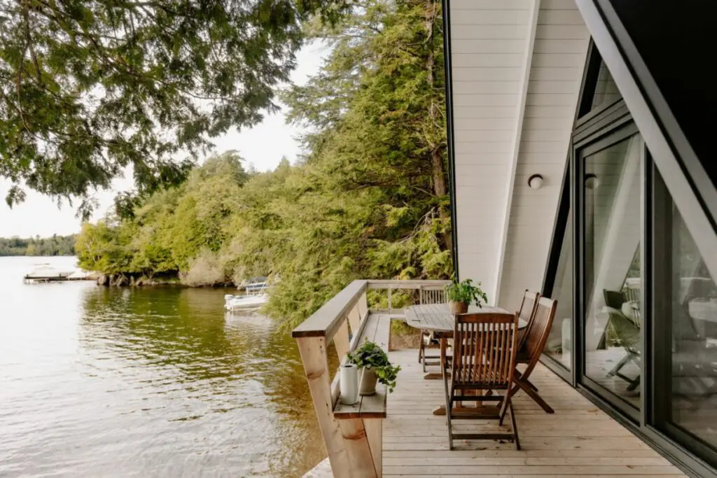 Un elogio a la transformación de espacios: casa chalet a en canadá Un elogio a la transformación de espacios: casa chalet a en canadá