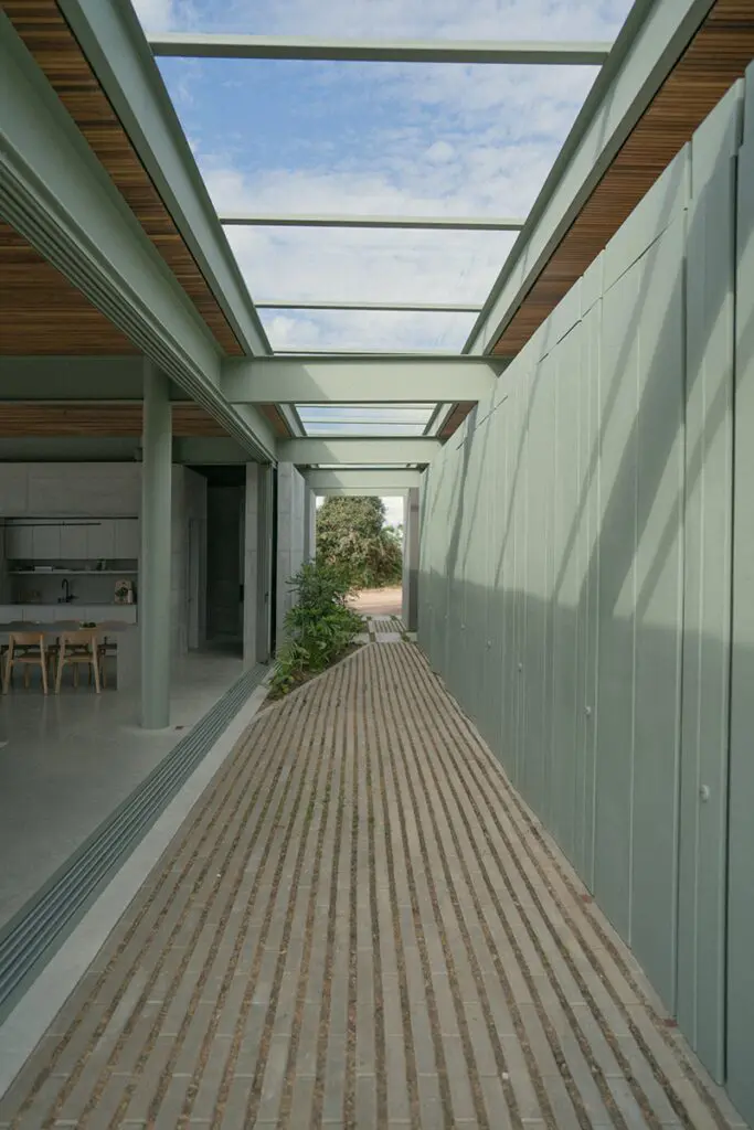 Una casa con una arquitectura abierta e integrada con el paisaje en medellín Una casa con una arquitectura abierta e integrada con el paisaje en medellín