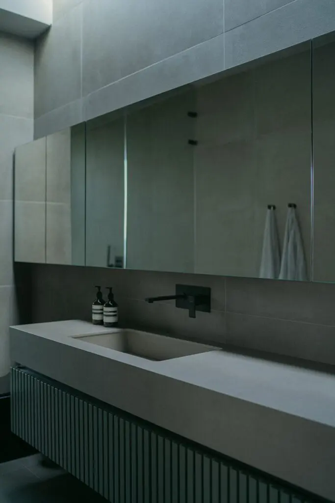 Una casa con una arquitectura abierta e integrada con el paisaje en medellín Una casa con una arquitectura abierta e integrada con el paisaje en medellín