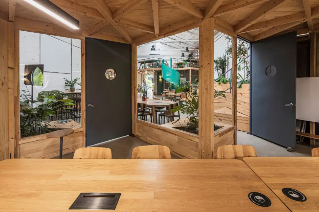 Arquitectura dentro de arquitectura: el ‘coworking’ que funciona en una bodega