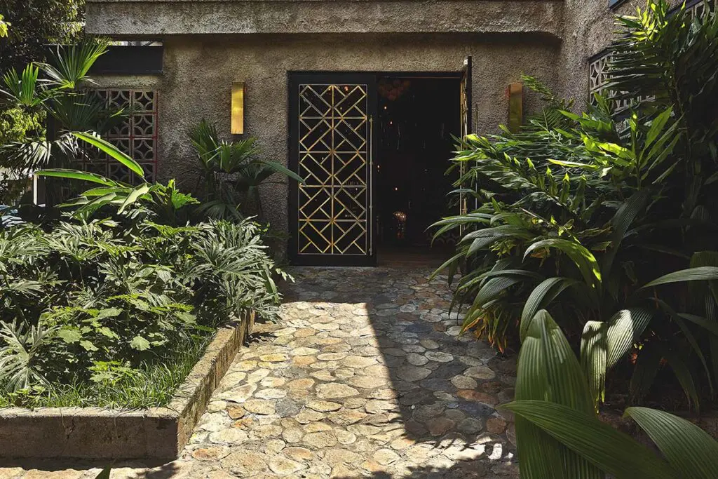 Arquitectura restaurante cartel en ibague