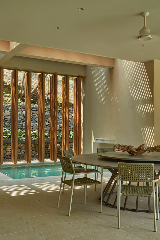 Esta casa en colombia tiene una arquitectura sencilla, sostenible y ancestral