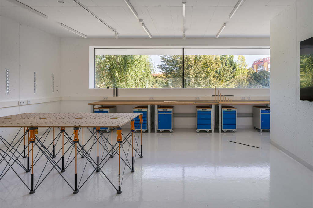 Sensación de amplitud y luz: el diseño de una facultad de arte en república checa