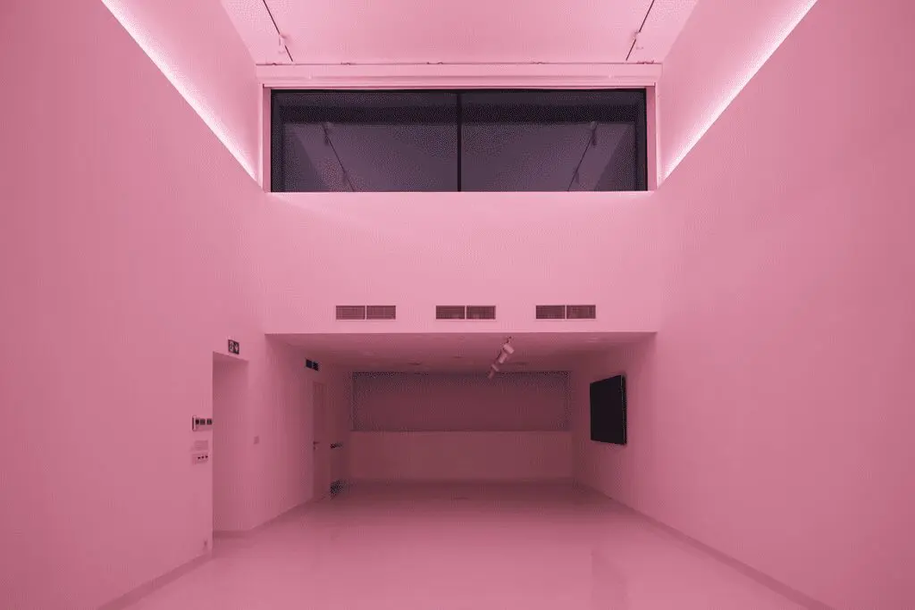 Sensación de amplitud y luz: el diseño de una facultad de arte en república checa