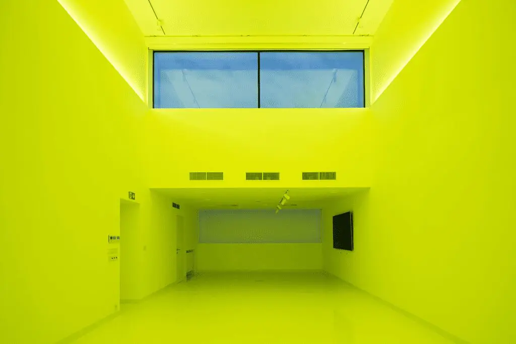 Sensación de amplitud y luz: el diseño de una facultad de arte en república checa