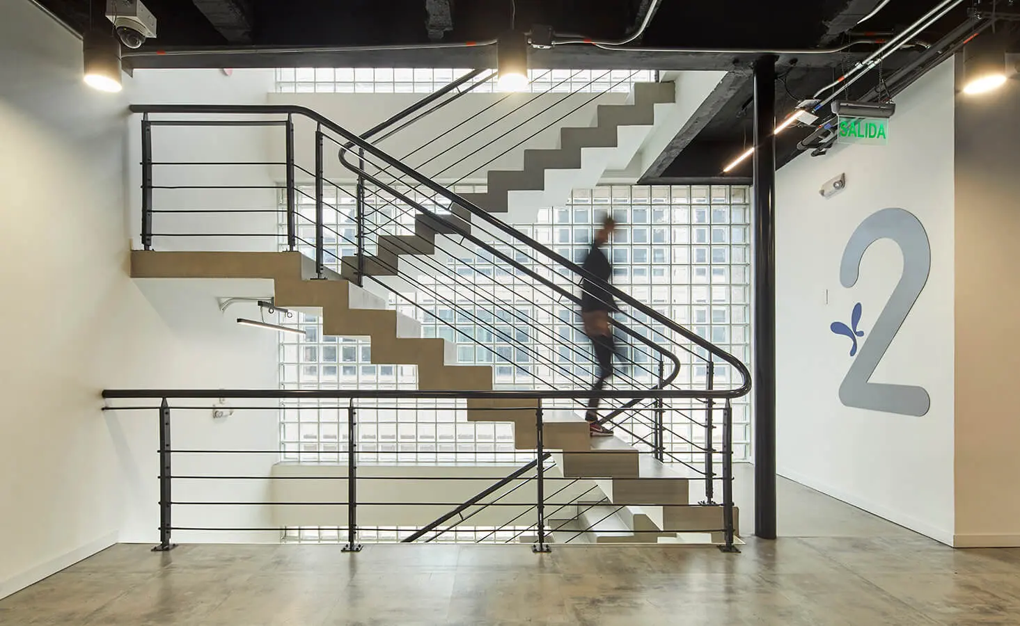 El diseño de este centro de innovación en bogotá lo sorprenderá