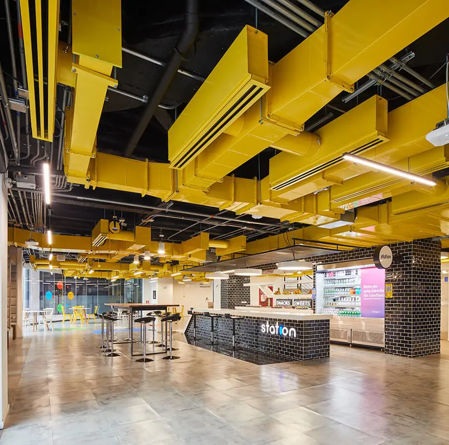 El diseño de este centro de innovación en bogotá lo sorprenderá