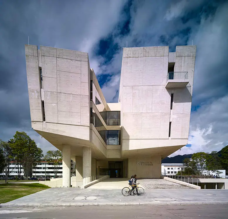 El campus de enfermería de la universidad nacional está diseñado por un egresado El campus de enfermería de la universidad nacional está diseñado por un egresado