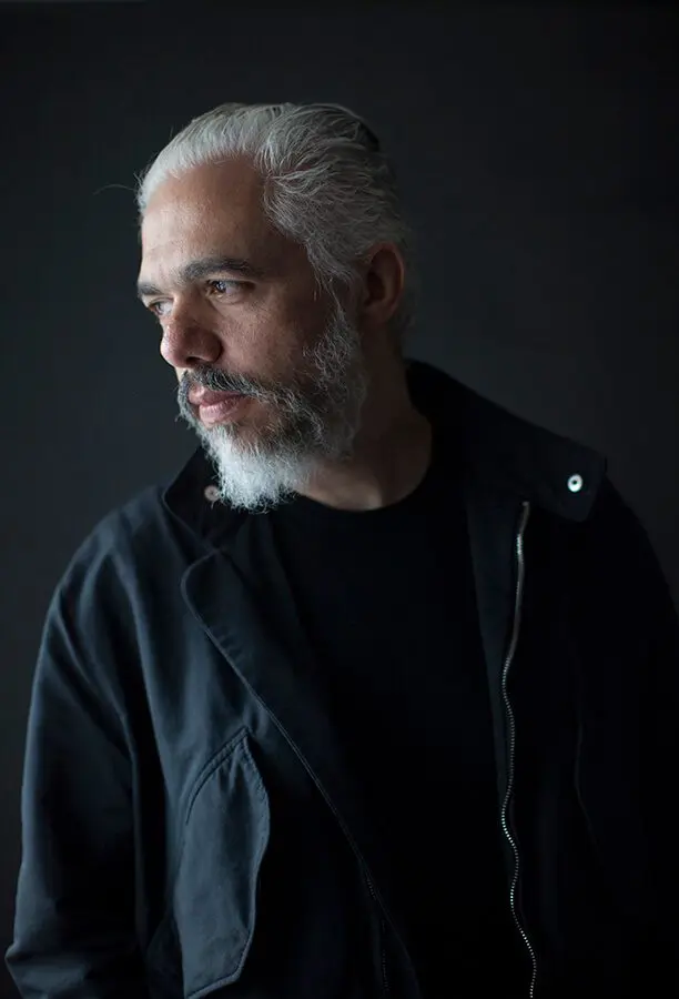 Cápsula de diseño: biblioteca trama de héctor esrawe Cápsula de diseño: biblioteca trama de héctor esrawe